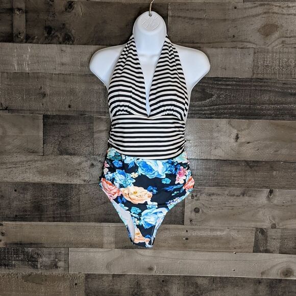 Cupshe Other - Cupshe swimsuit size M